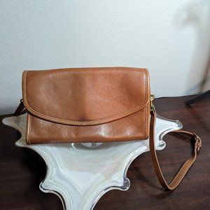 Vintage Coach crossbody brown leather bag